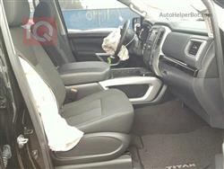 نيسان تيتان